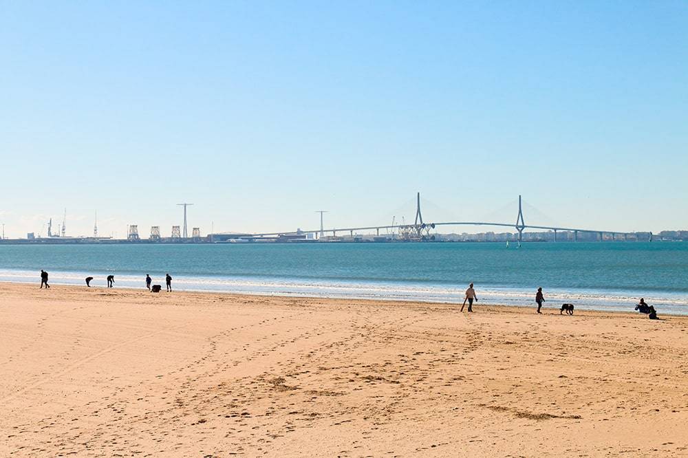 Discover the most beautiful beaches in Cádiz. Playa Levante
